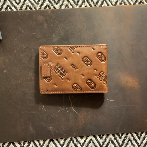 Andar UFC Men’s Wallet - Picture 2 of 3